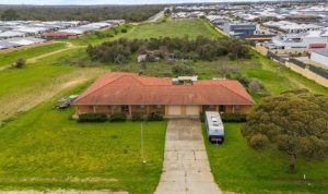 bertahan 40 tahun terjual 40 m